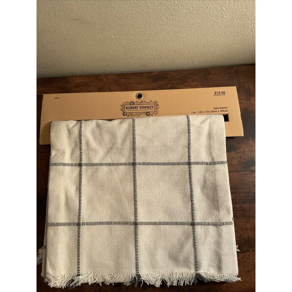 New Robert Stanley Farmhouse TABLE RUNNER Grey/Cream  14
